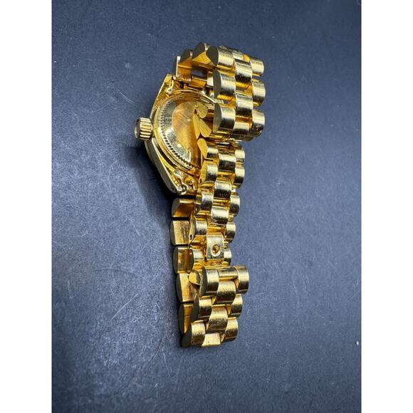 Vtg Swanson Men\'s Watch Round Date Black Dial Gold Tone Bracelet Band 25mm